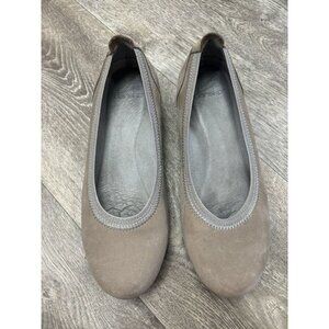 Dansko Womens Kristen Beige Nubuck Suede Ballet Flat Slip On Size 36 US US Sz 6